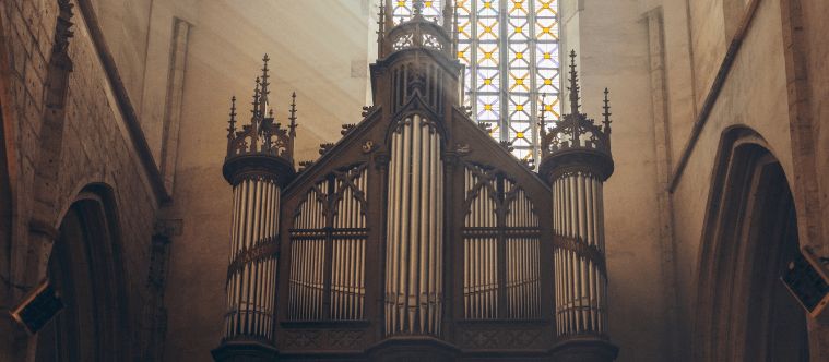Zdjęcie przedstawiające organy kościelne